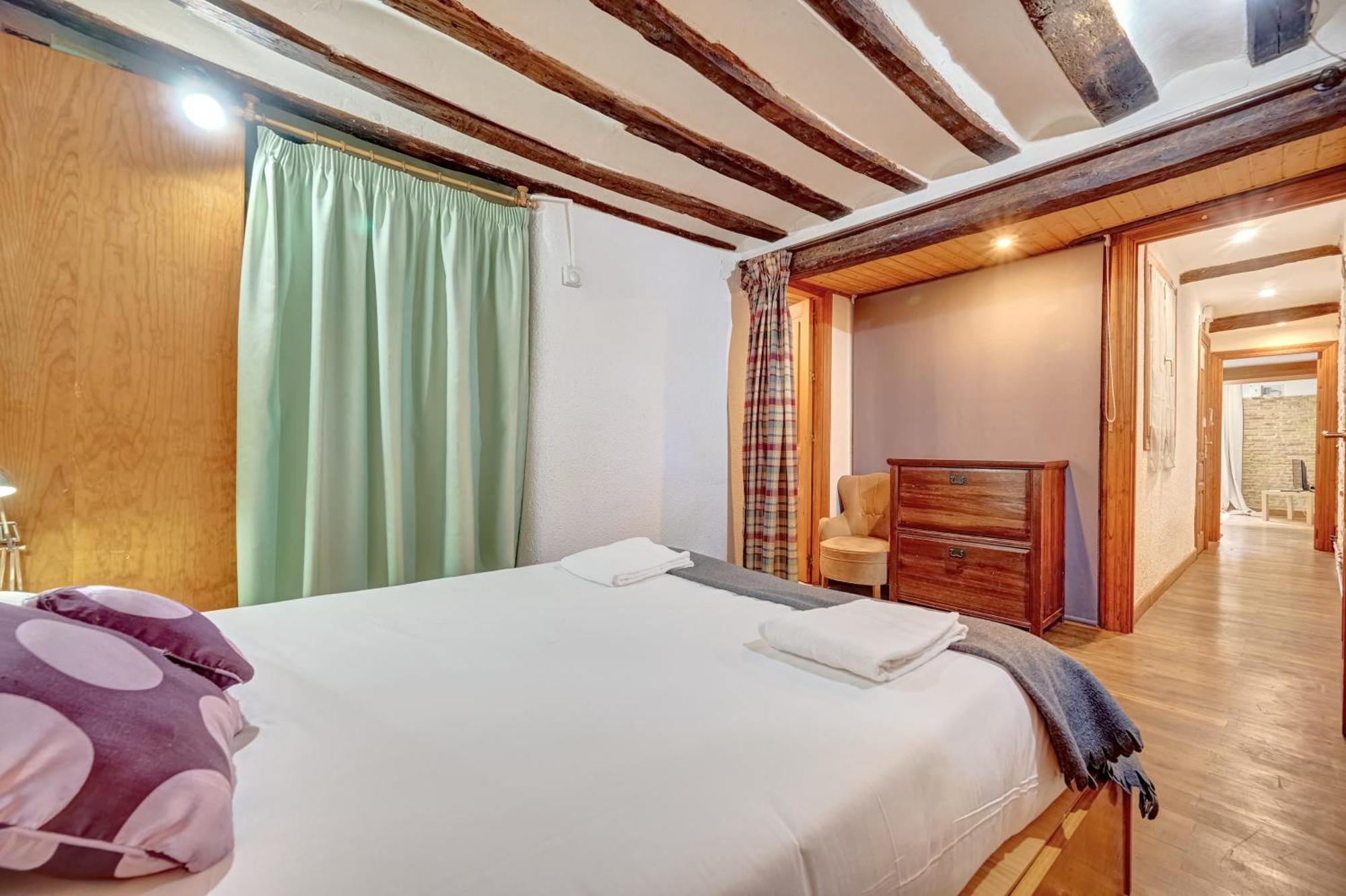 Casa Ana Mari Ii Piso En El Casco Viejo *